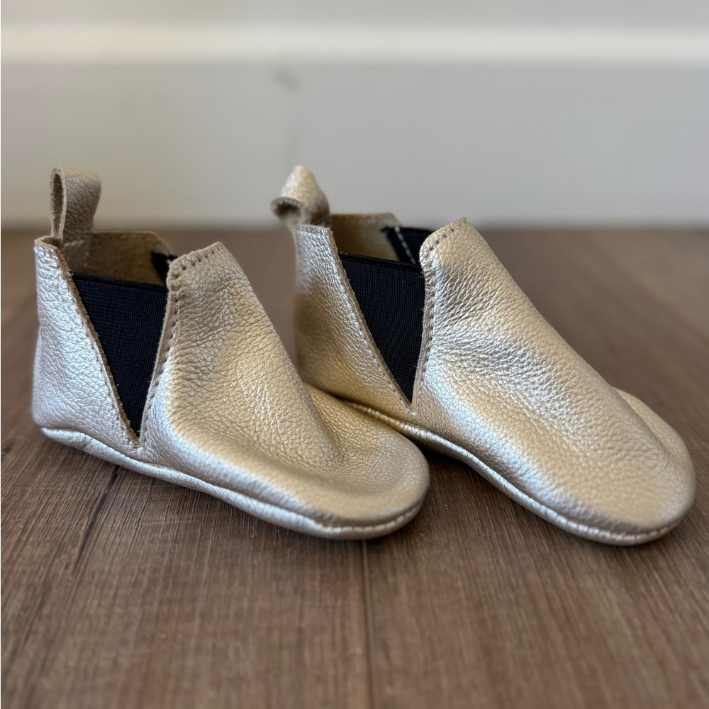 NEW Freshly Picked Toddler Kids Platinum Chelsea Boot Leather Moccasins
